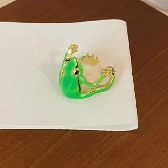 Green Frog Gold Ring - Picture 15 of 16